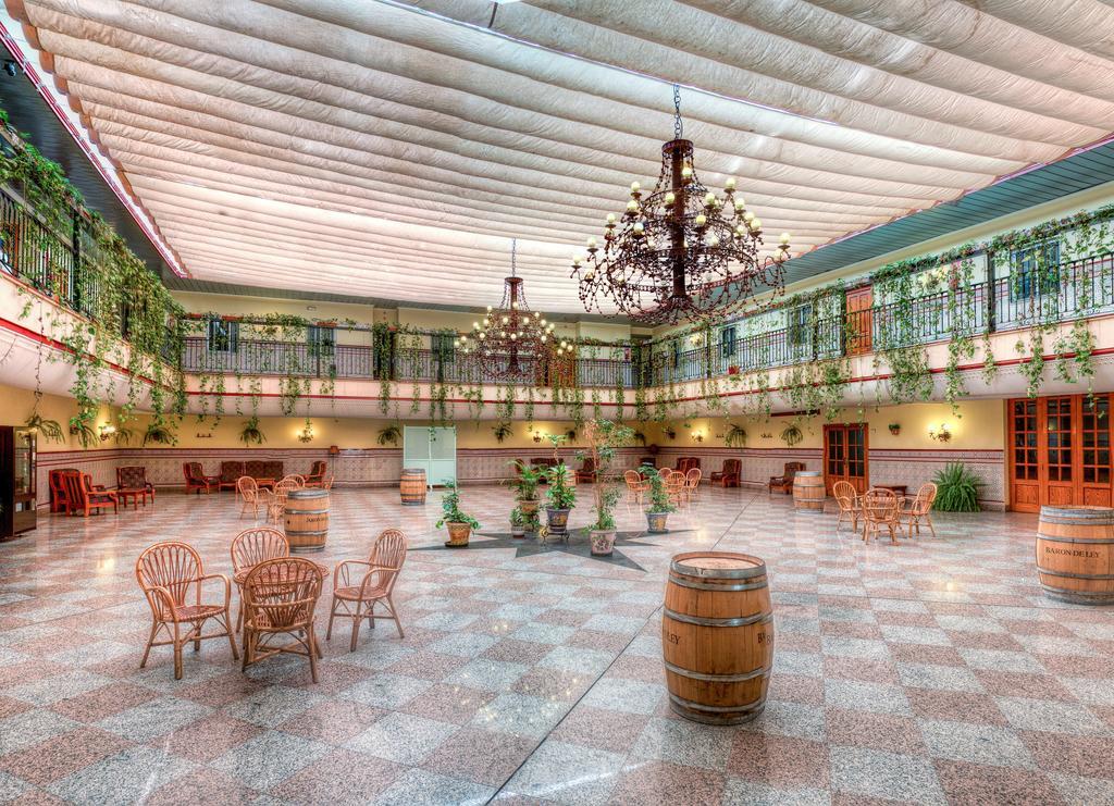 Hotel Sandra Alcalá de Guadaira Zewnętrze zdjęcie
