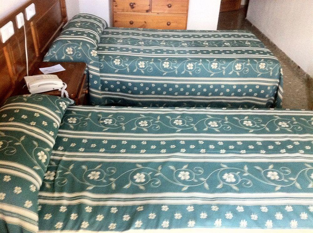 Hotel Sandra Alcalá de Guadaira Zewnętrze zdjęcie