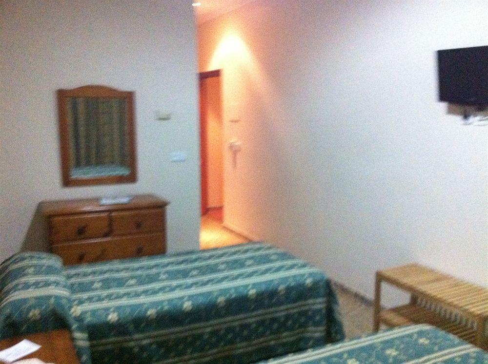 Hotel Sandra Alcalá de Guadaira Zewnętrze zdjęcie