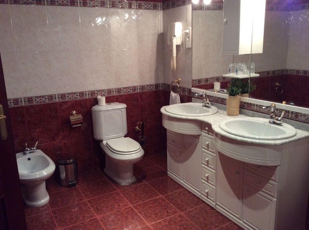 Hotel Sandra Alcalá de Guadaira Zewnętrze zdjęcie
