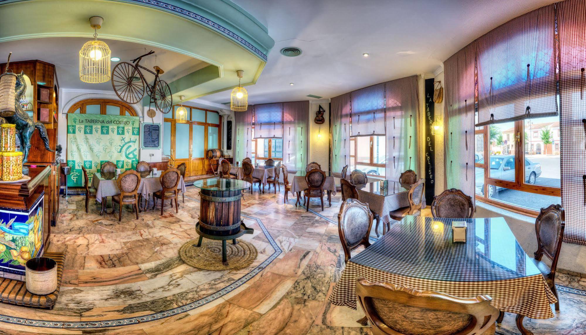 Hotel Sandra Alcalá de Guadaira Zewnętrze zdjęcie