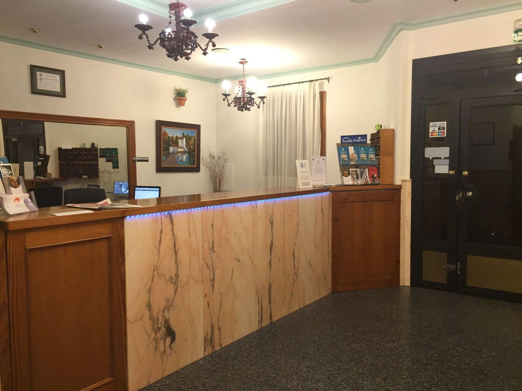 Hotel Sandra Alcalá de Guadaira Zewnętrze zdjęcie