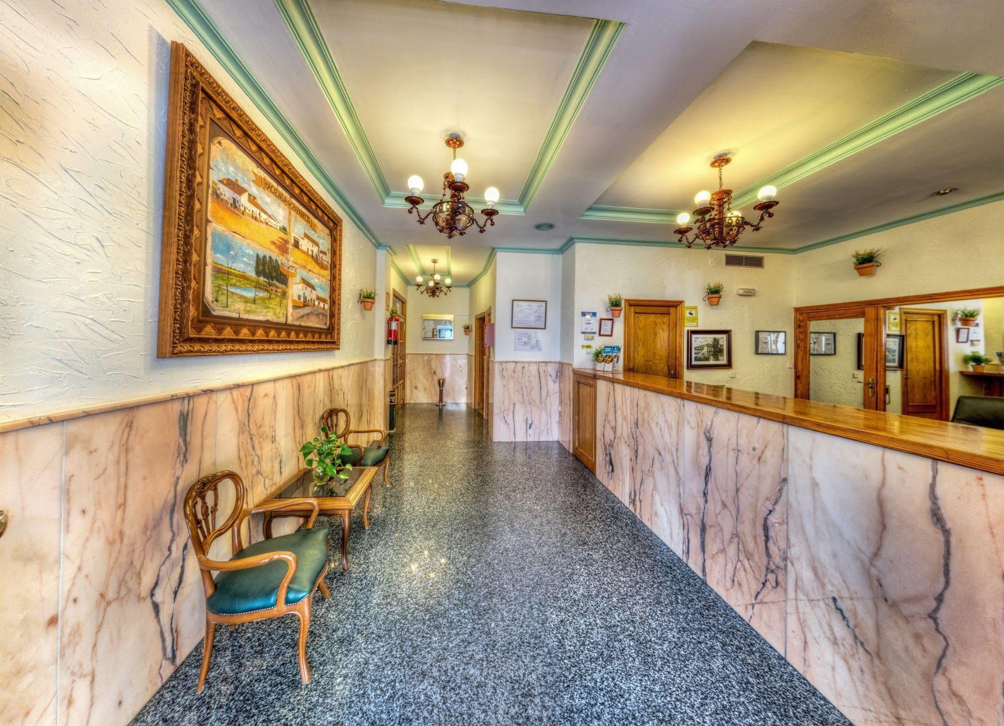 Hotel Sandra Alcalá de Guadaira Zewnętrze zdjęcie